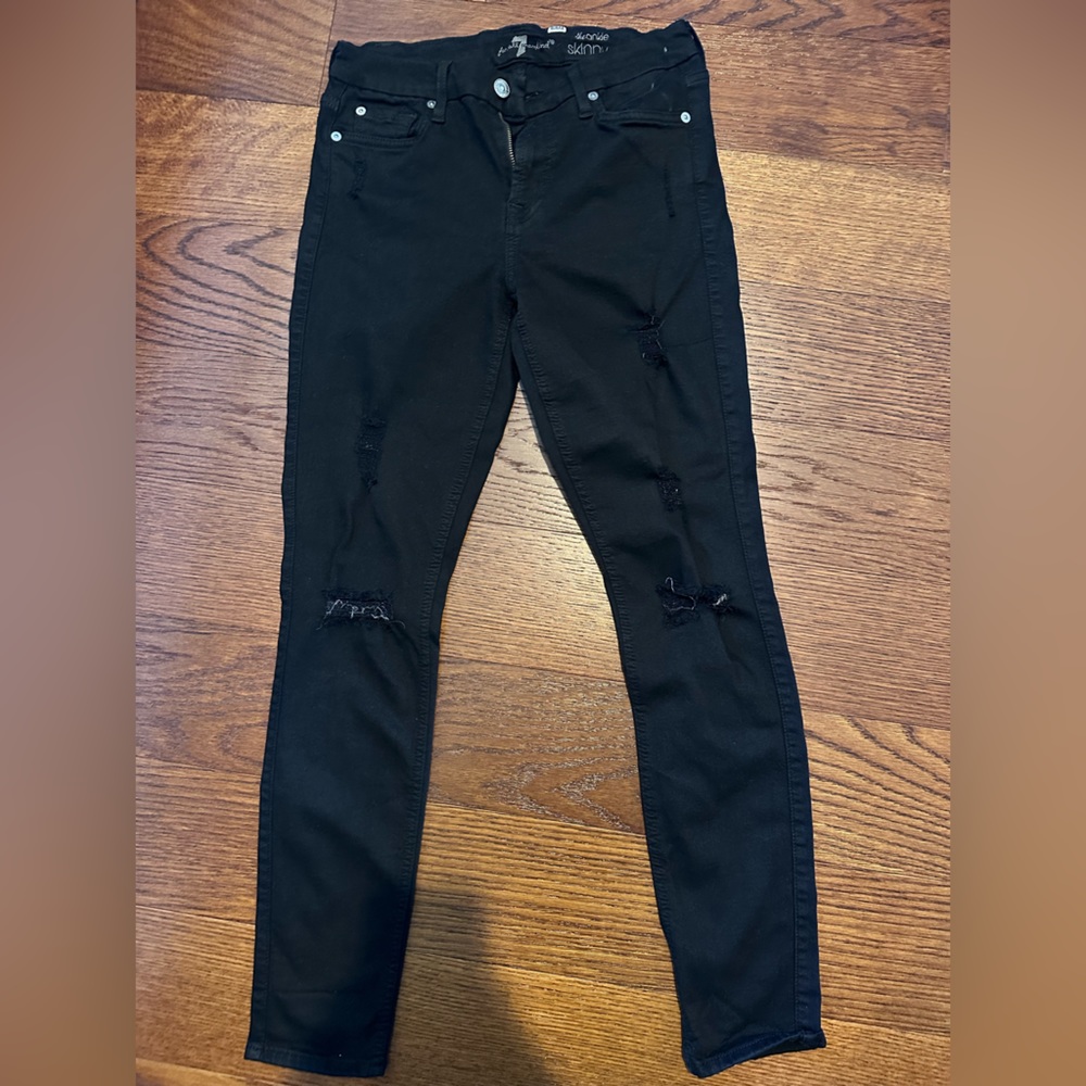 Seven jeans ankle skinny black with tear detail size 27